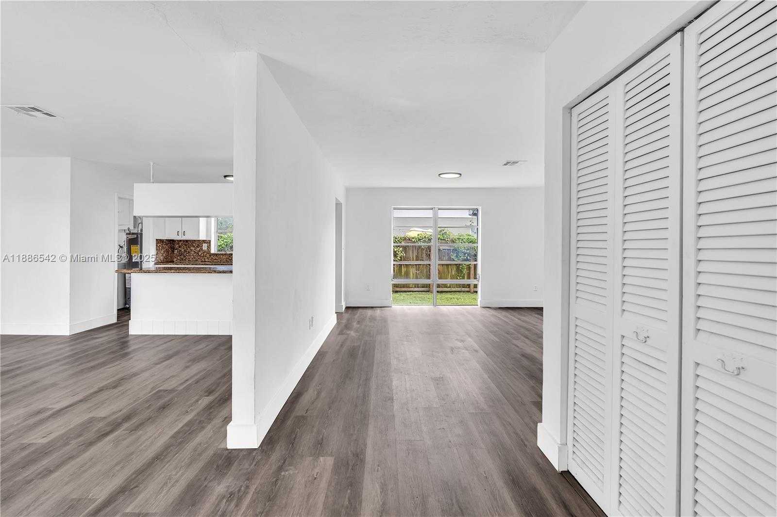 Small Image of 19701 BELMONT DR, Cutler Bay Number 9
