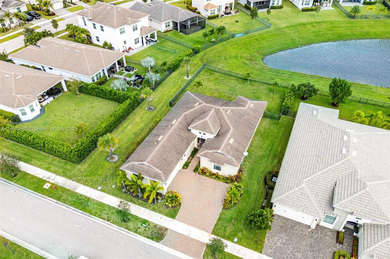 Small Image of 15901 MEADOWLARK CT, Loxahatchee Number 32