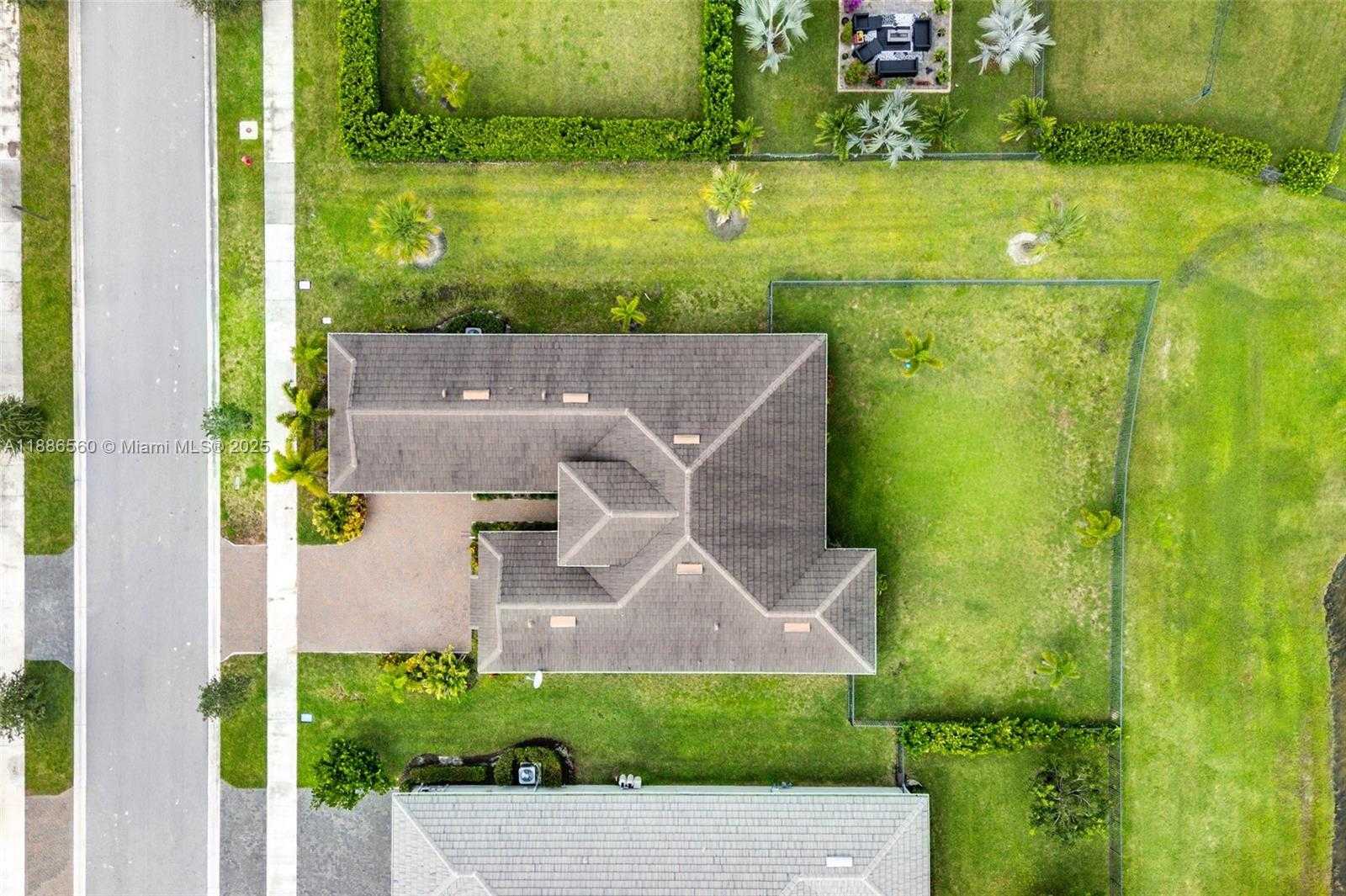 Small Image of 15901 MEADOWLARK CT, Loxahatchee Number 33