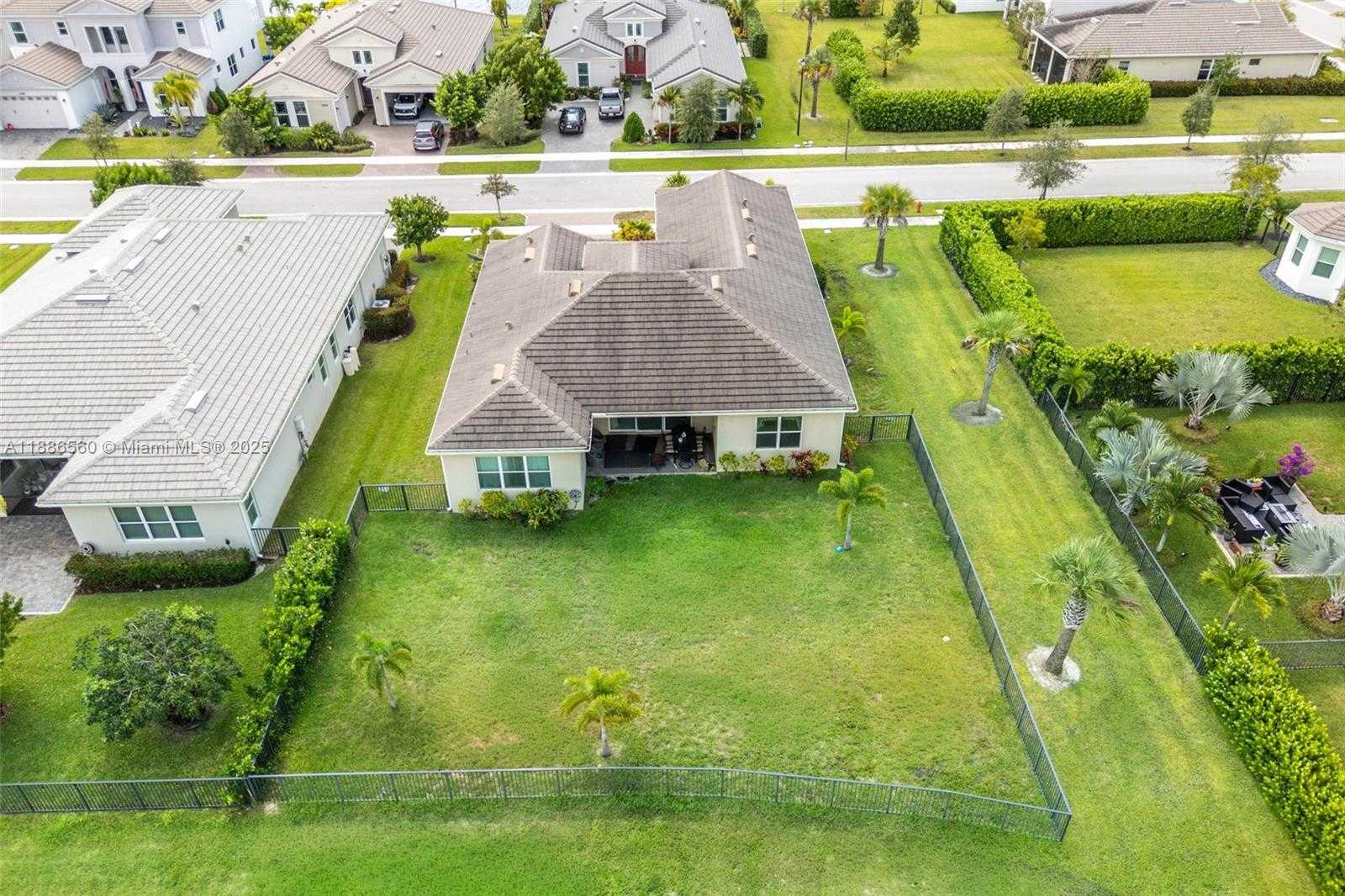 Small Image of 15901 MEADOWLARK CT, Loxahatchee Number 34