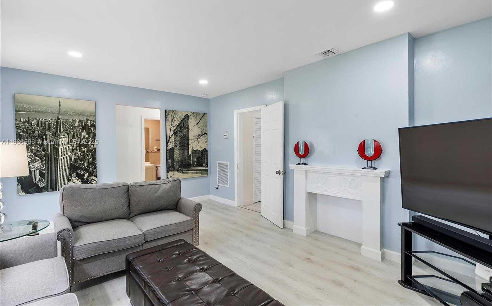 Small Image of 11028 NORTH WEST 2ND AVE, Miami Shores Number 12