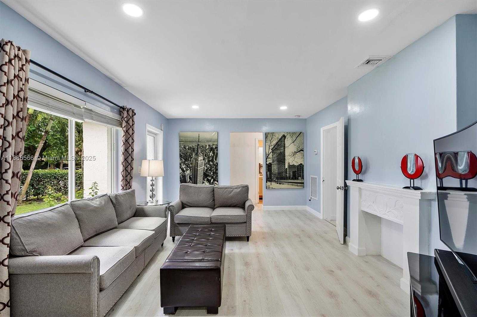 Small Image of 11028 NORTH WEST 2ND AVE, Miami Shores Number 14