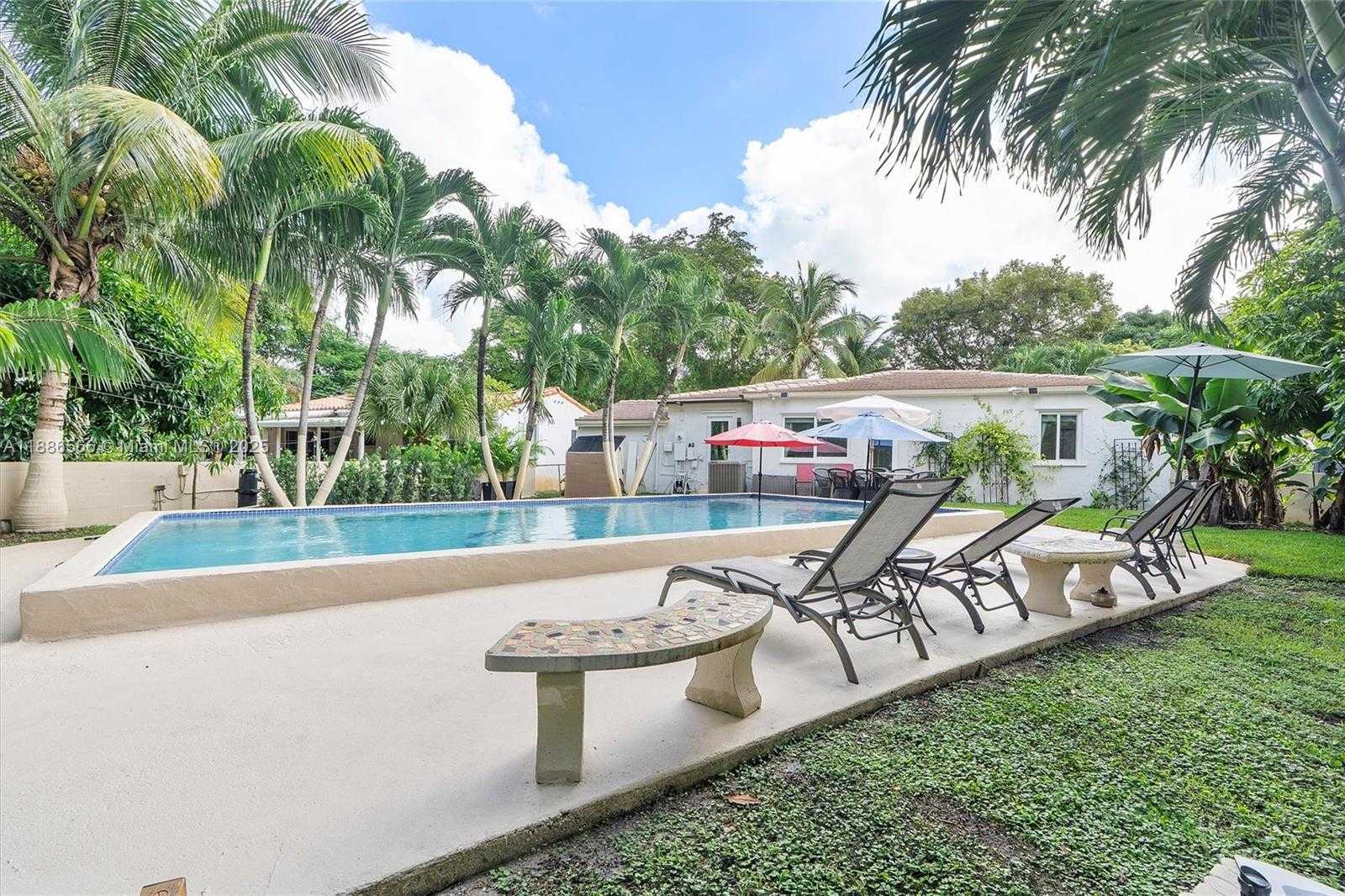 Small Image of 11028 NORTH WEST 2ND AVE, Miami Shores Number 43