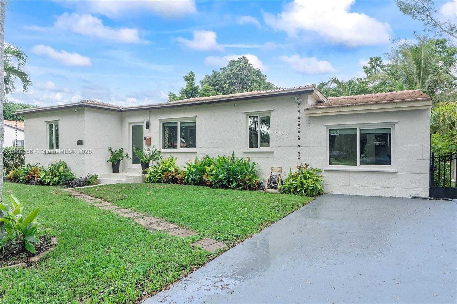 Small Image of 11028 NORTH WEST 2ND AVE, Miami Shores Number 7