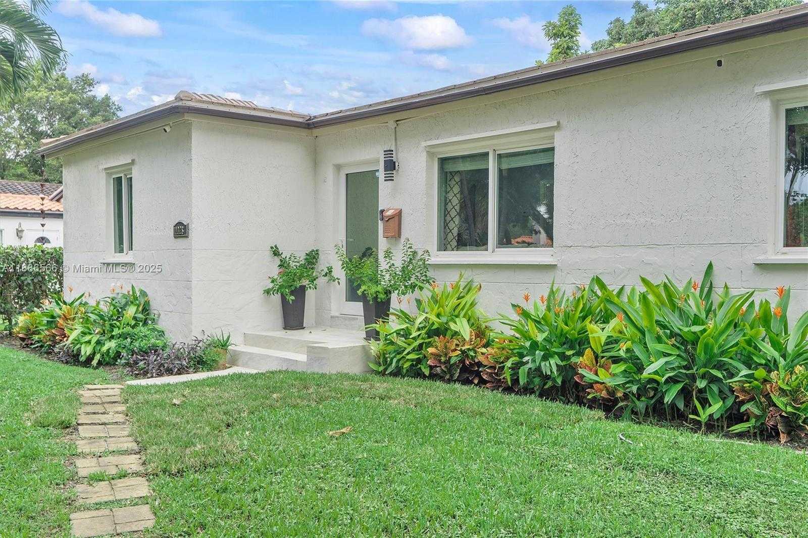 Small Image of 11028 NORTH WEST 2ND AVE, Miami Shores Number 8