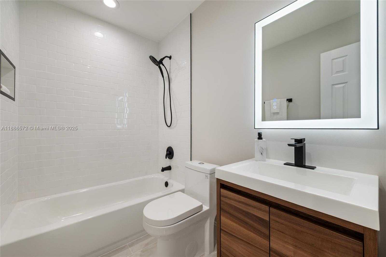 Small Image of 4932 NORTH WEST 173RD DR, Miami Gardens Number 21