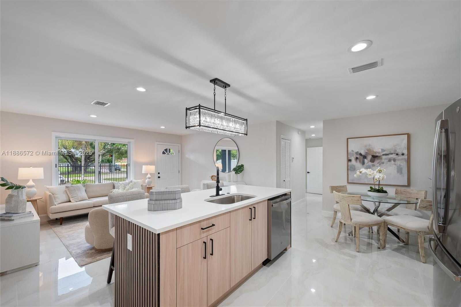 Small Image of 4932 NORTH WEST 173RD DR, Miami Gardens Number 7