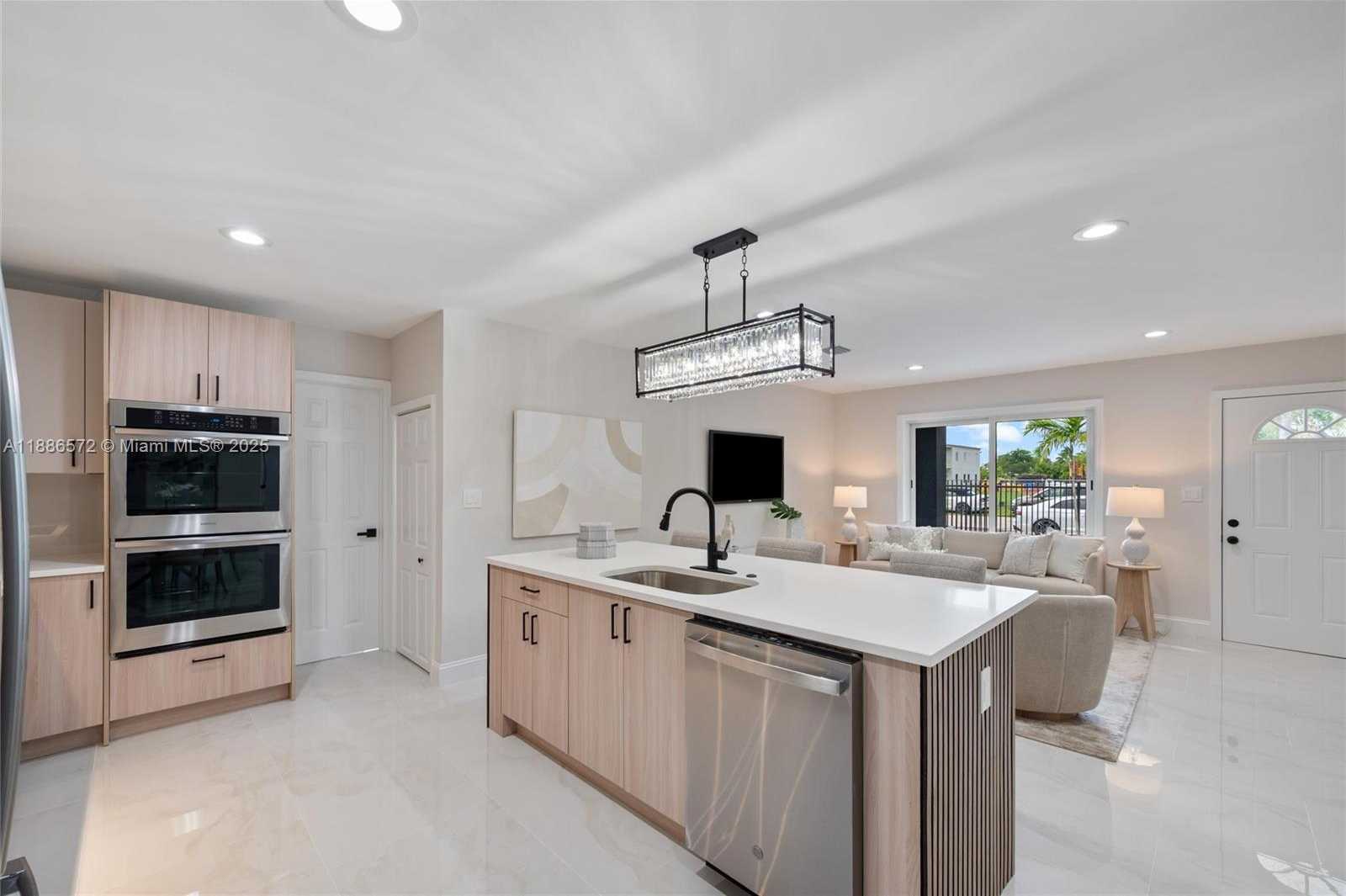 Small Image of 4932 NORTH WEST 173RD DR, Miami Gardens Number 8