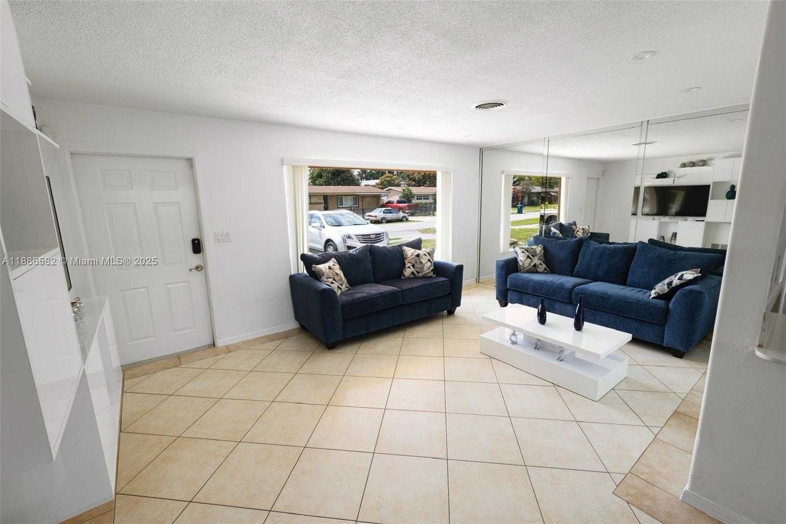 Small Image of 6541 NORTH WEST 24TH ST, Sunrise Number 11