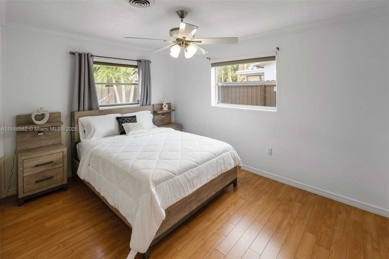 Small Image of 6541 NORTH WEST 24TH ST, Sunrise Number 13