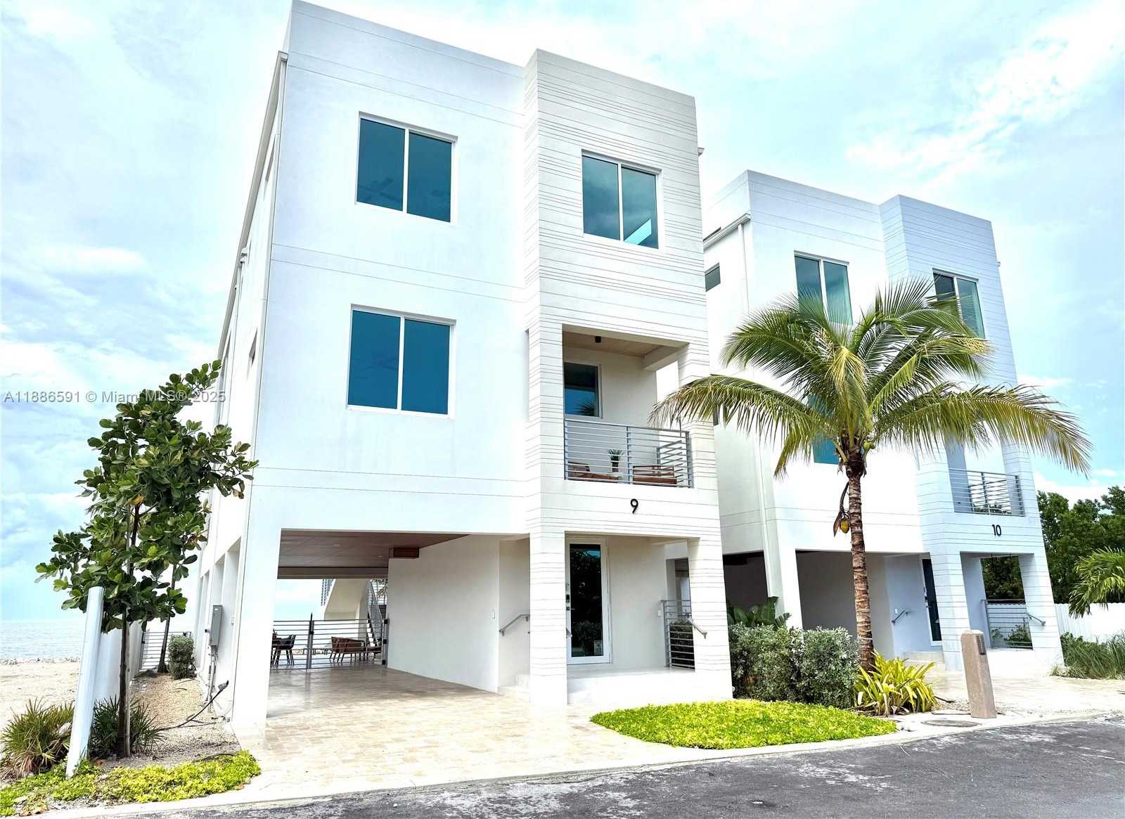Small Image of 990 41ST GULF STREET 9, Other City - In The State Of Florida Number 2