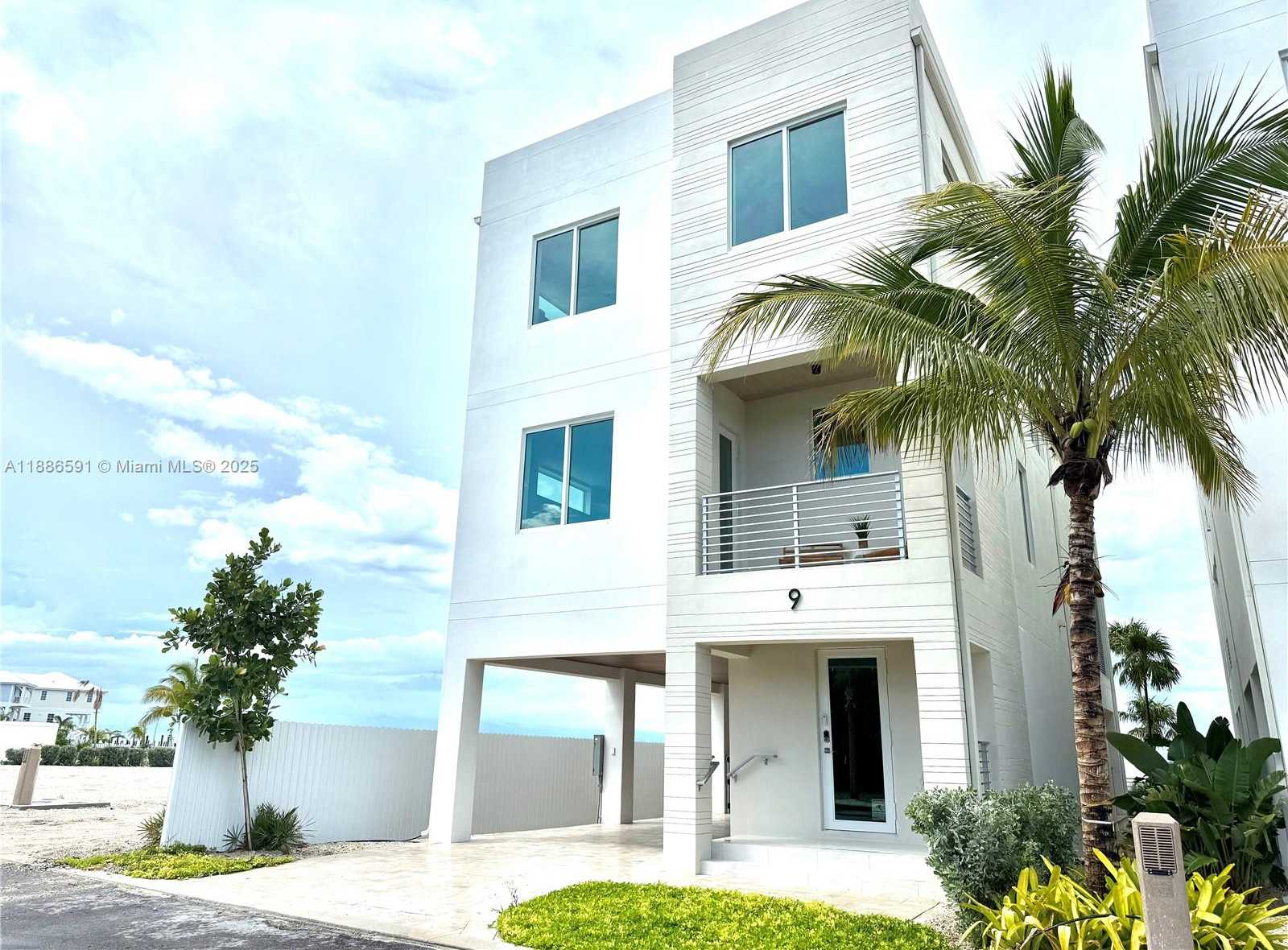 Small Image of 990 41ST GULF STREET 9, Other City - In The State Of Florida Number 3