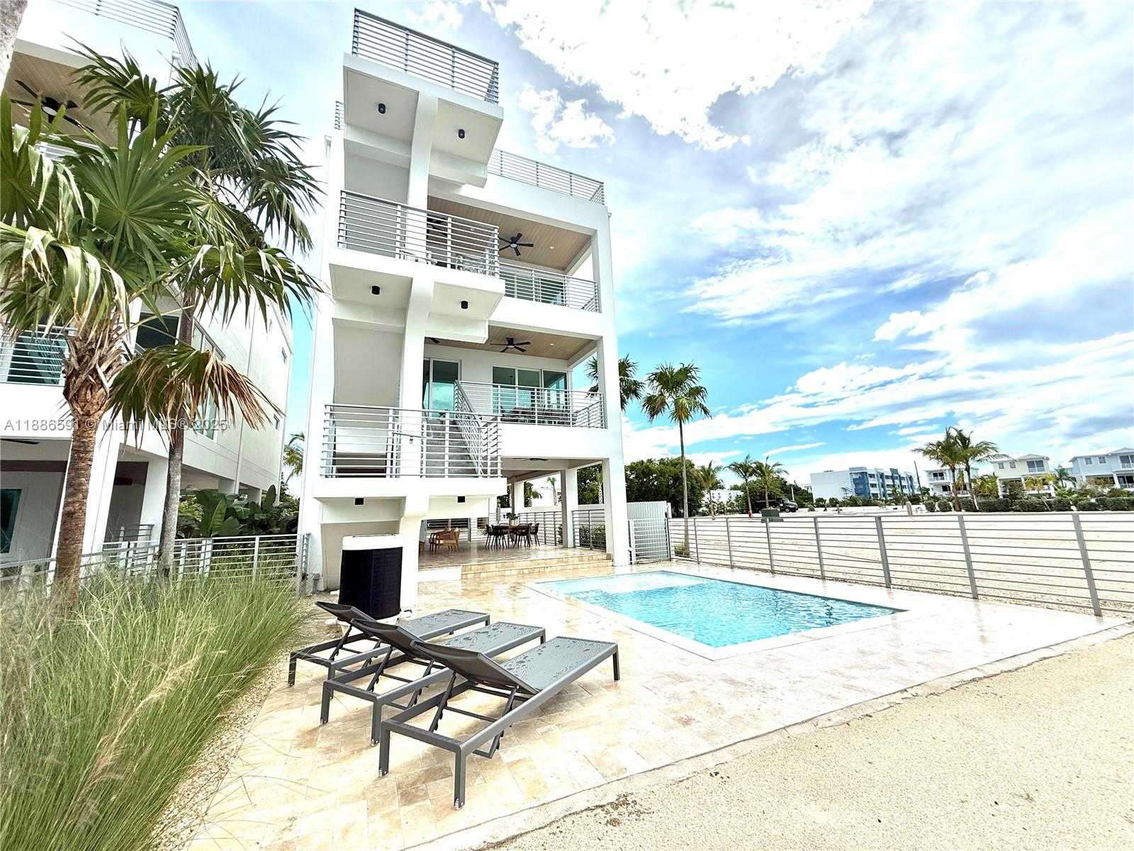 Small Image of 990 41ST GULF STREET 9, Other City - In The State Of Florida Number 45