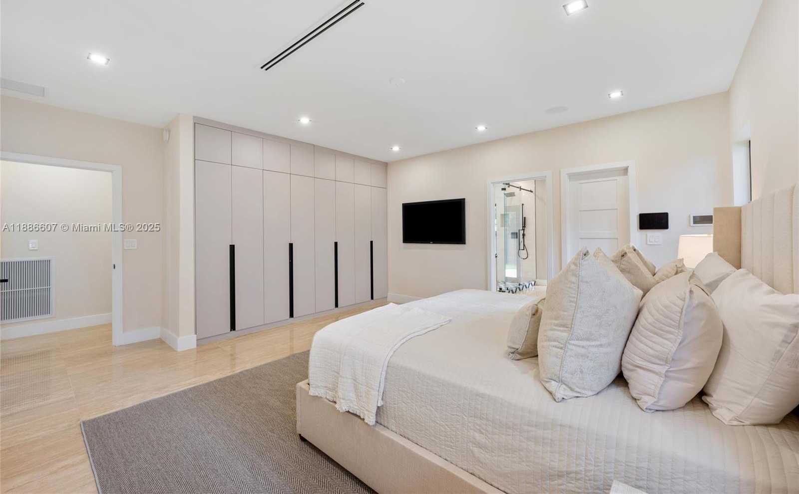 Small Image of 440 NORTH EAST 94TH ST, Miami Shores Number 29
