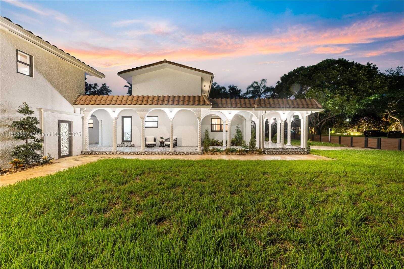 Small Image of 440 NORTH EAST 94TH ST, Miami Shores Number 3