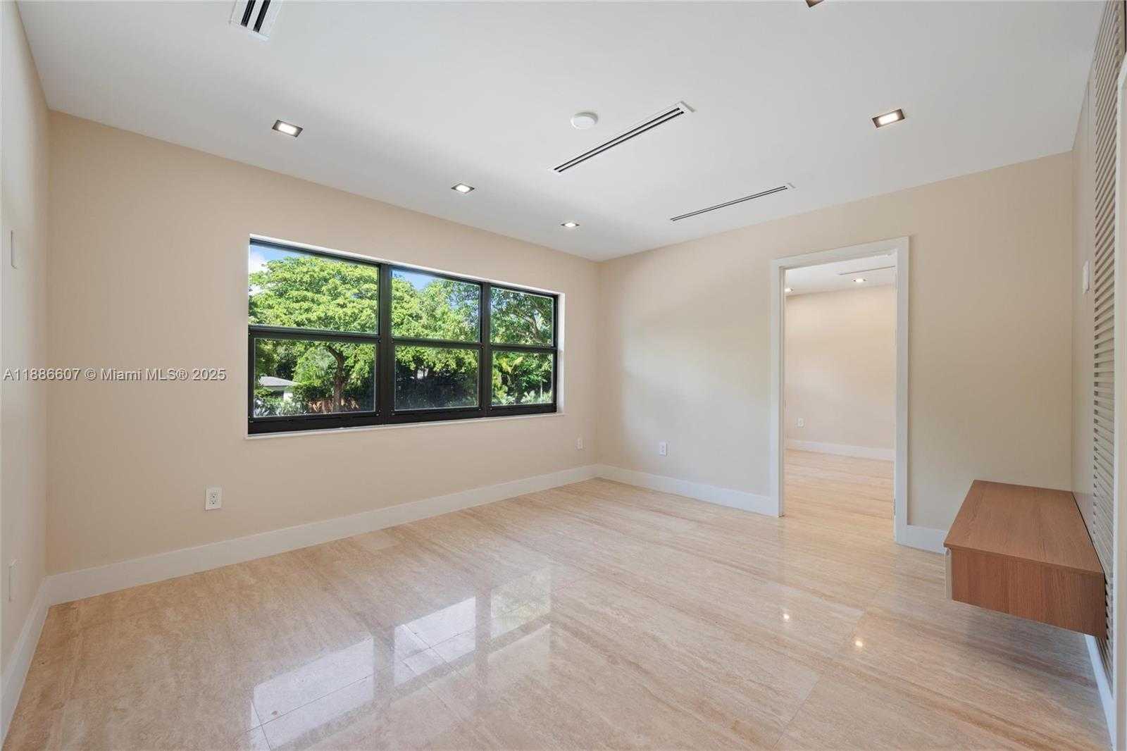 Small Image of 440 NORTH EAST 94TH ST, Miami Shores Number 39