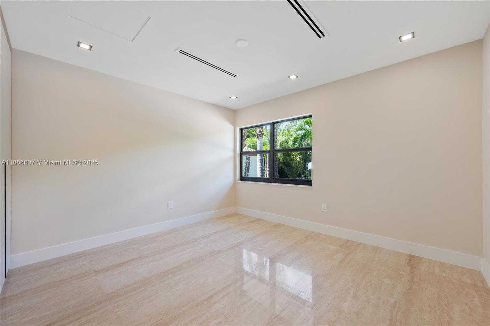 Small Image of 440 NORTH EAST 94TH ST, Miami Shores Number 44