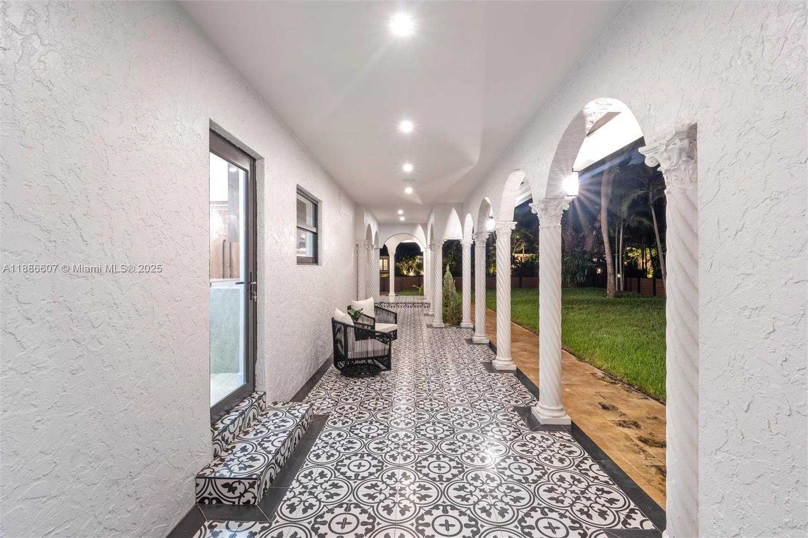 Small Image of 440 NORTH EAST 94TH ST, Miami Shores Number 6
