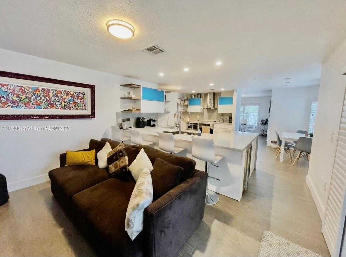 Small Image of 155 SOUTH GRANADA AVE, Weston Number 14