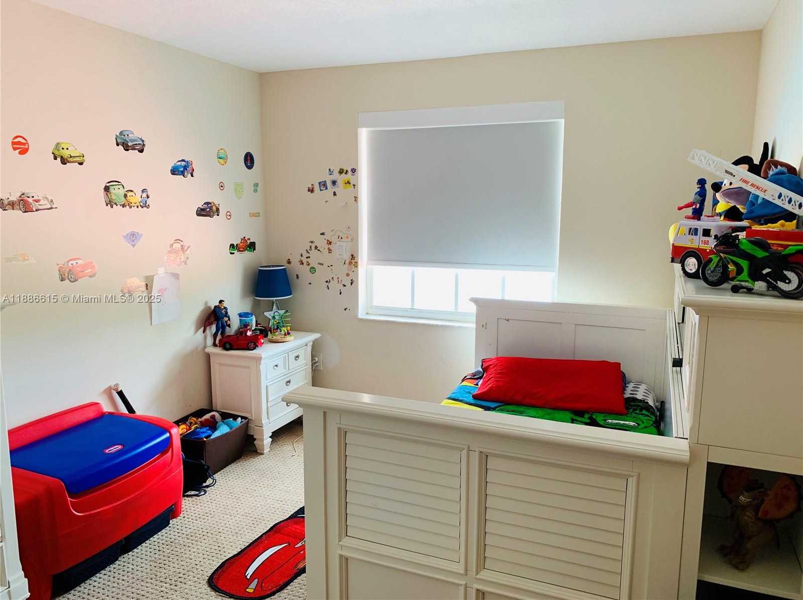 Small Image of 155 SOUTH GRANADA AVE, Weston Number 22