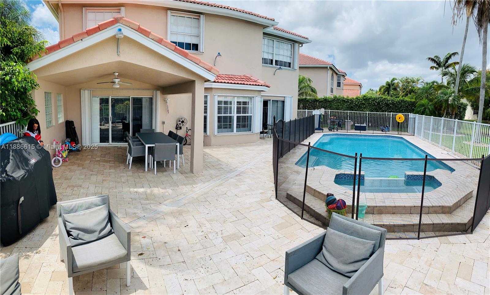 Small Image of 155 SOUTH GRANADA AVE, Weston Number 30