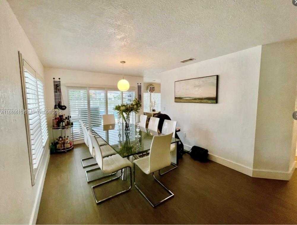 Small Image of 155 SOUTH GRANADA AVE, Weston Number 9