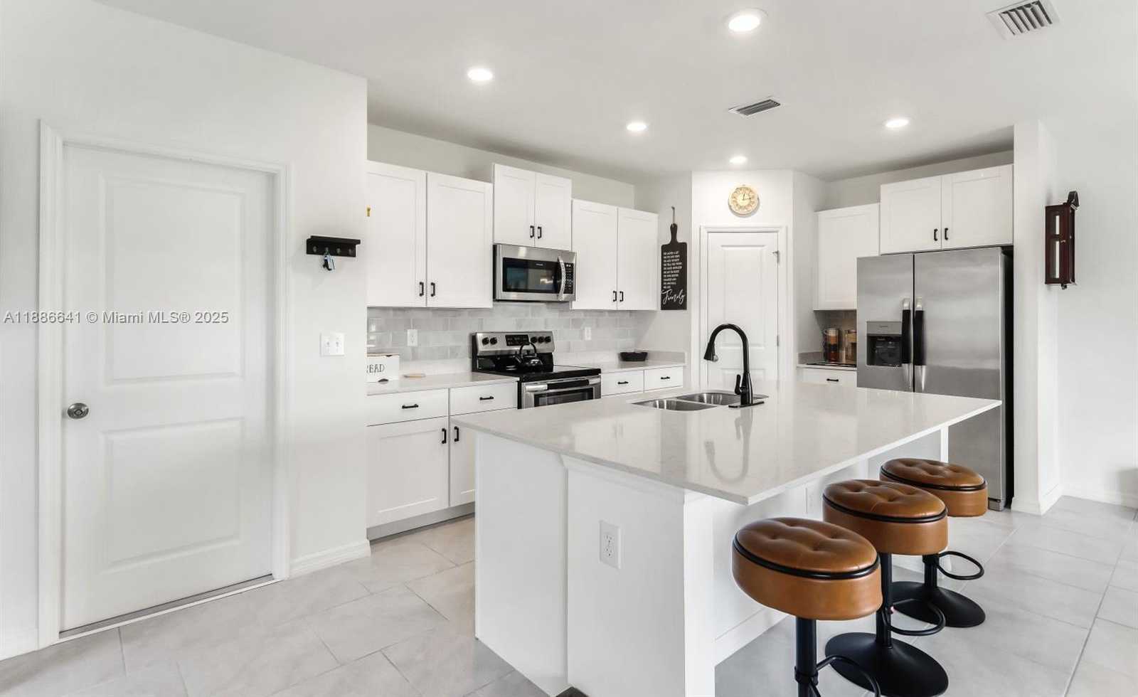 Small Image of 17812 BELFORTE, Other City - In The State Of Florida Number 7