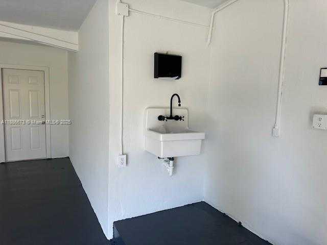 Small Image of 600 SAN ANTONIO AVE, Coral Gables Number 9