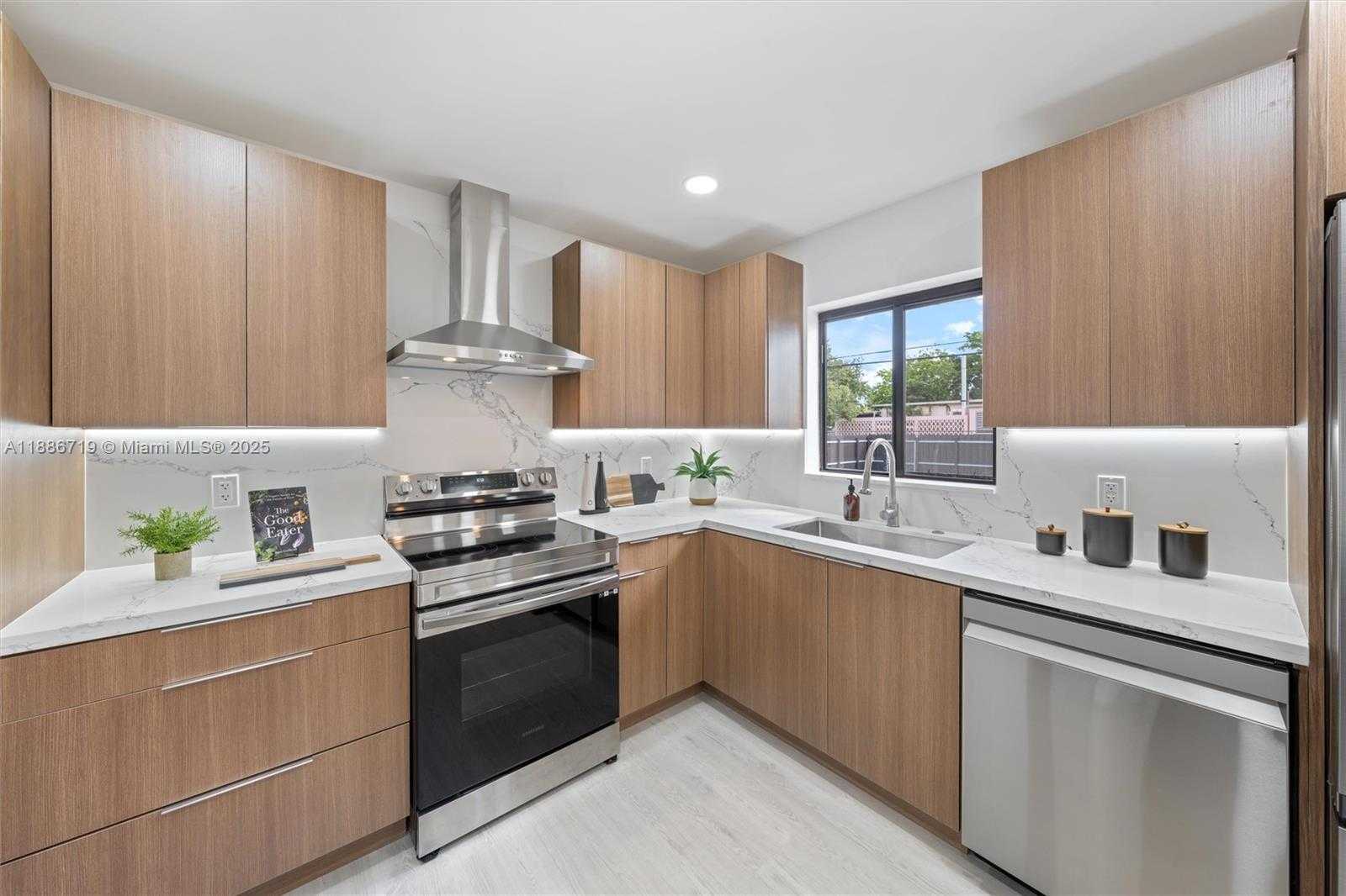 Small Image of 1305 NORTH 31ST RD, Hollywood Number 10