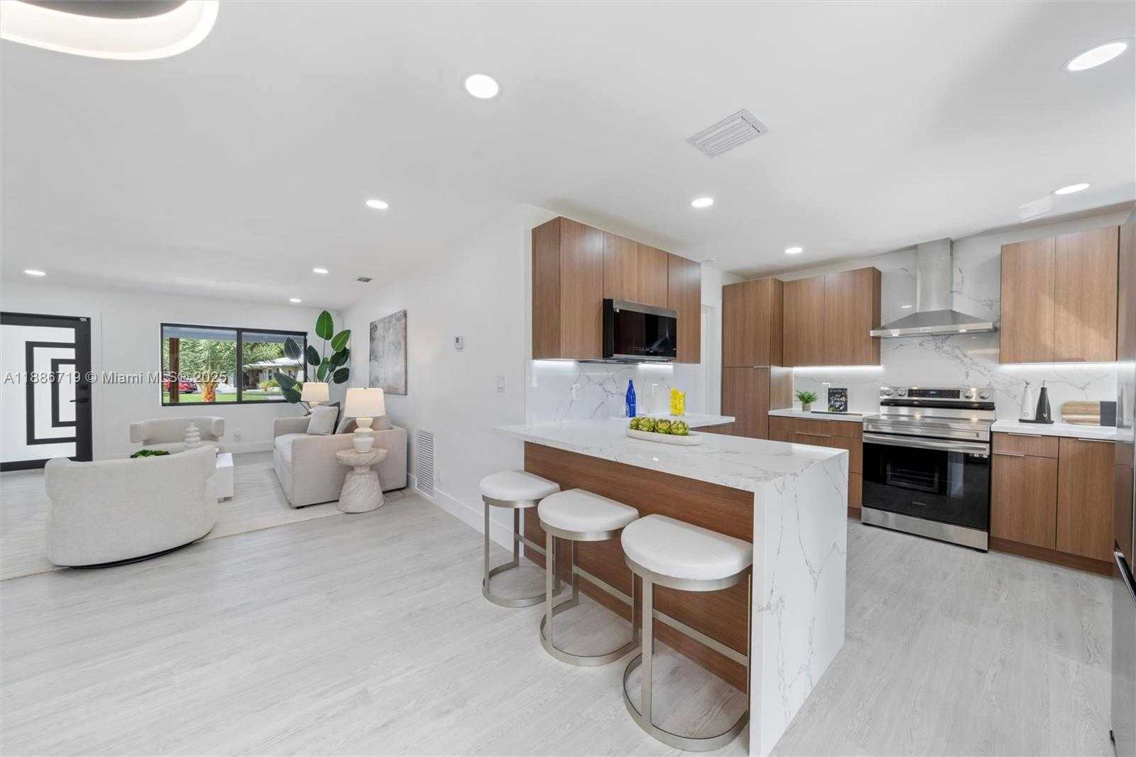 Small Image of 1305 NORTH 31ST RD, Hollywood Number 11