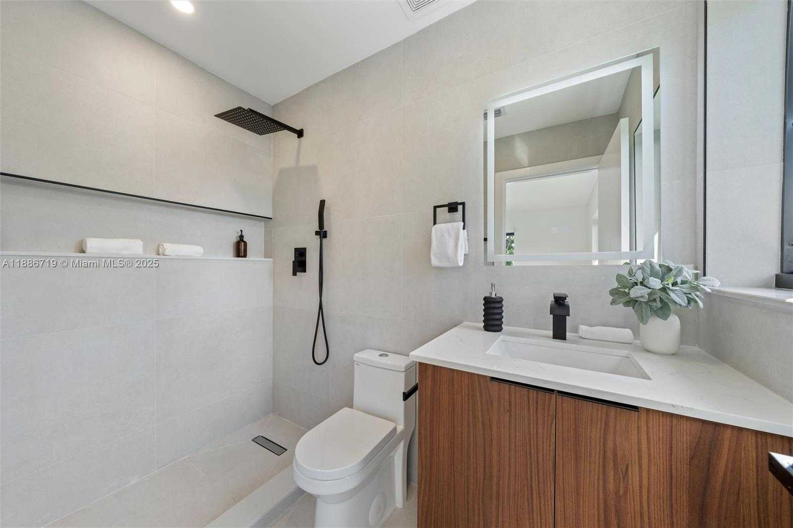 Small Image of 1305 NORTH 31ST RD, Hollywood Number 18