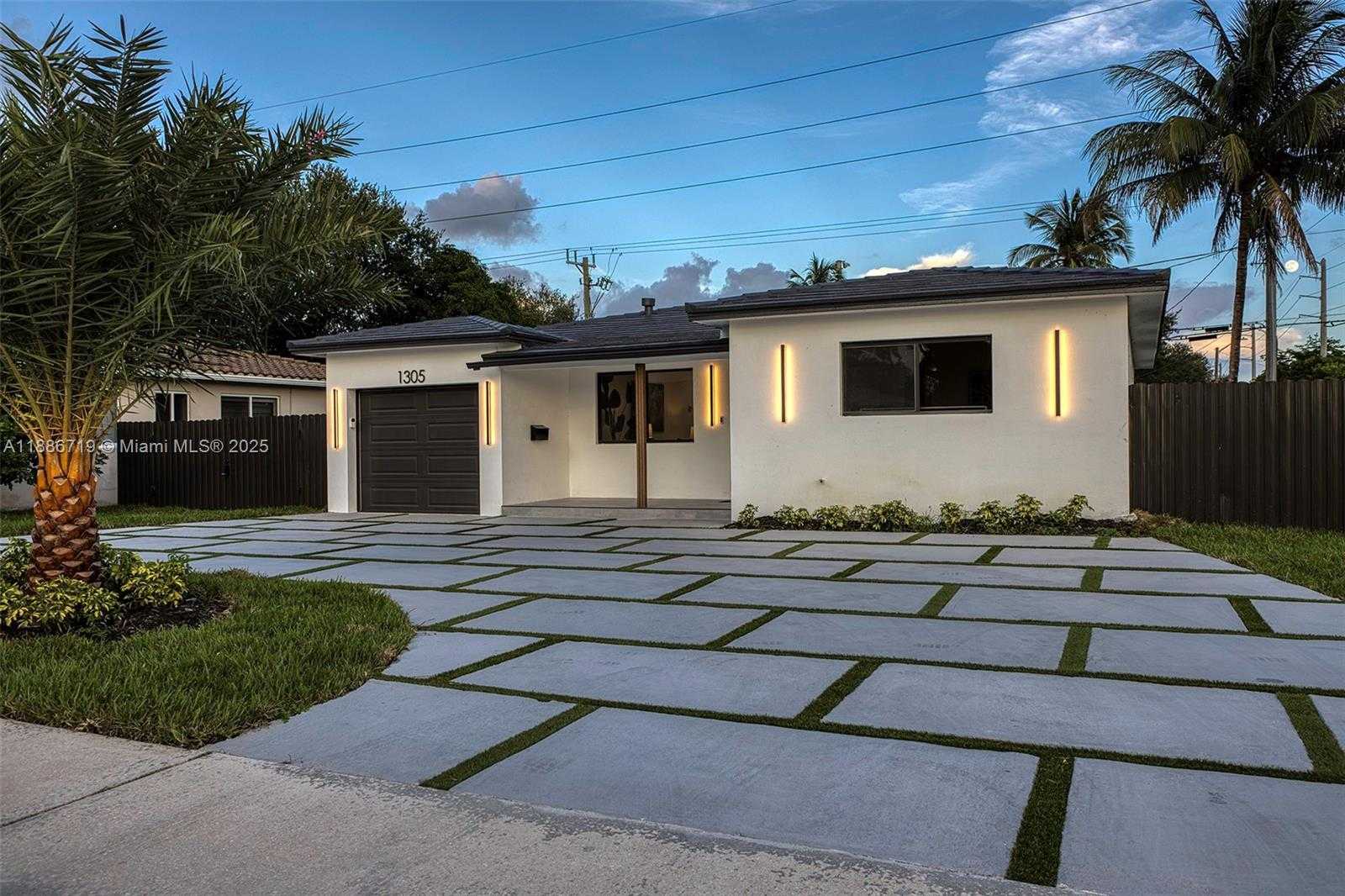 Small Image of 1305 NORTH 31ST RD, Hollywood Number 27
