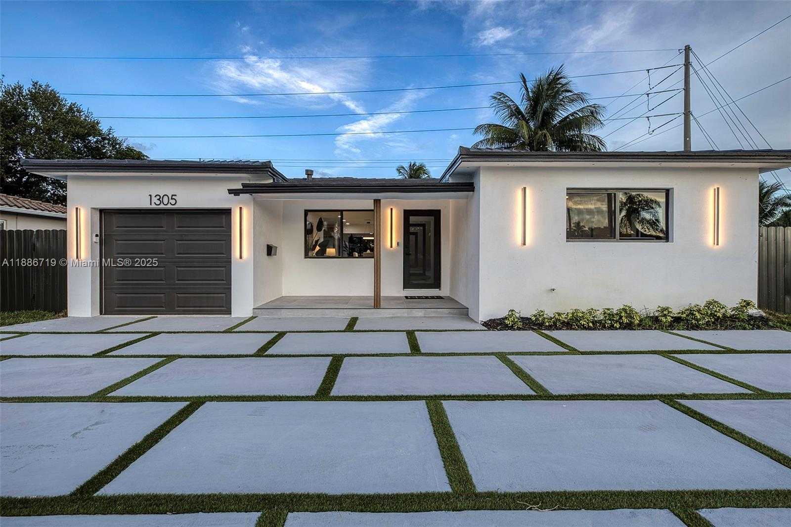 Small Image of 1305 NORTH 31ST RD, Hollywood Number 29