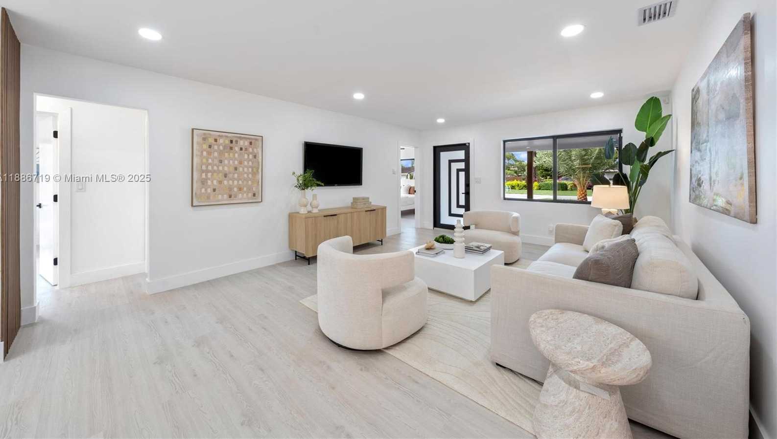 Small Image of 1305 NORTH 31ST RD, Hollywood Number 4