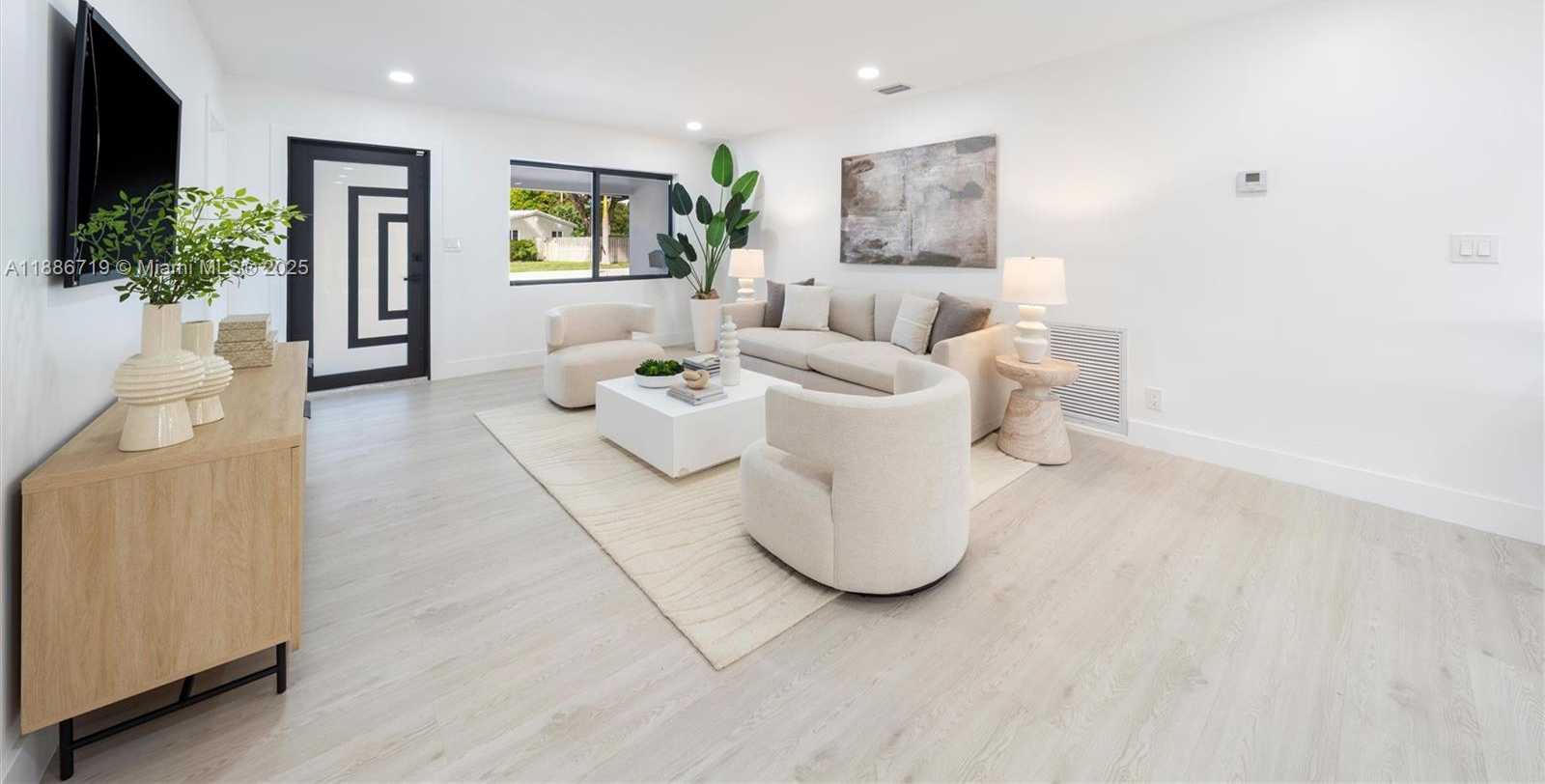 Small Image of 1305 NORTH 31ST RD, Hollywood Number 5