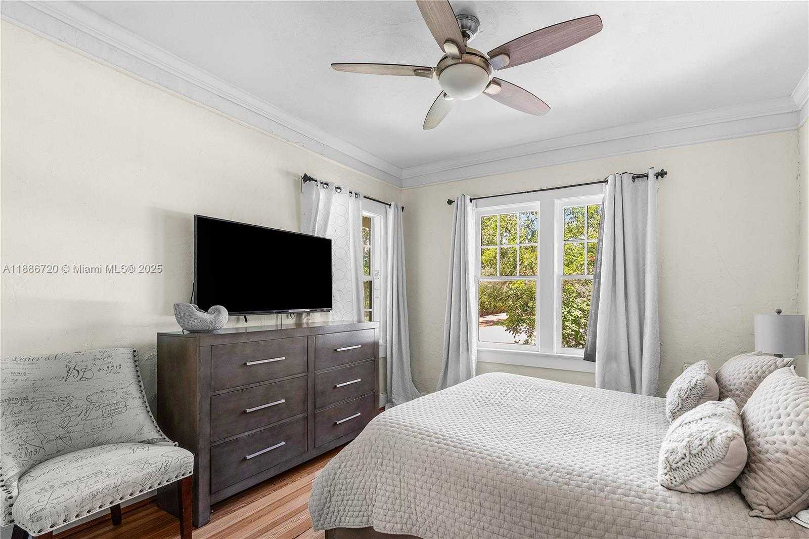 Small Image of West Palm Beach Number 19