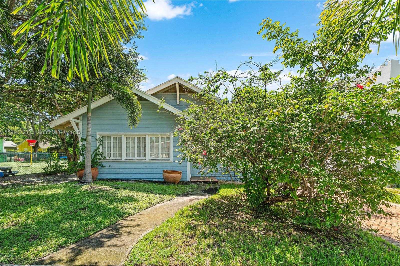 Small Image of West Palm Beach Number 3