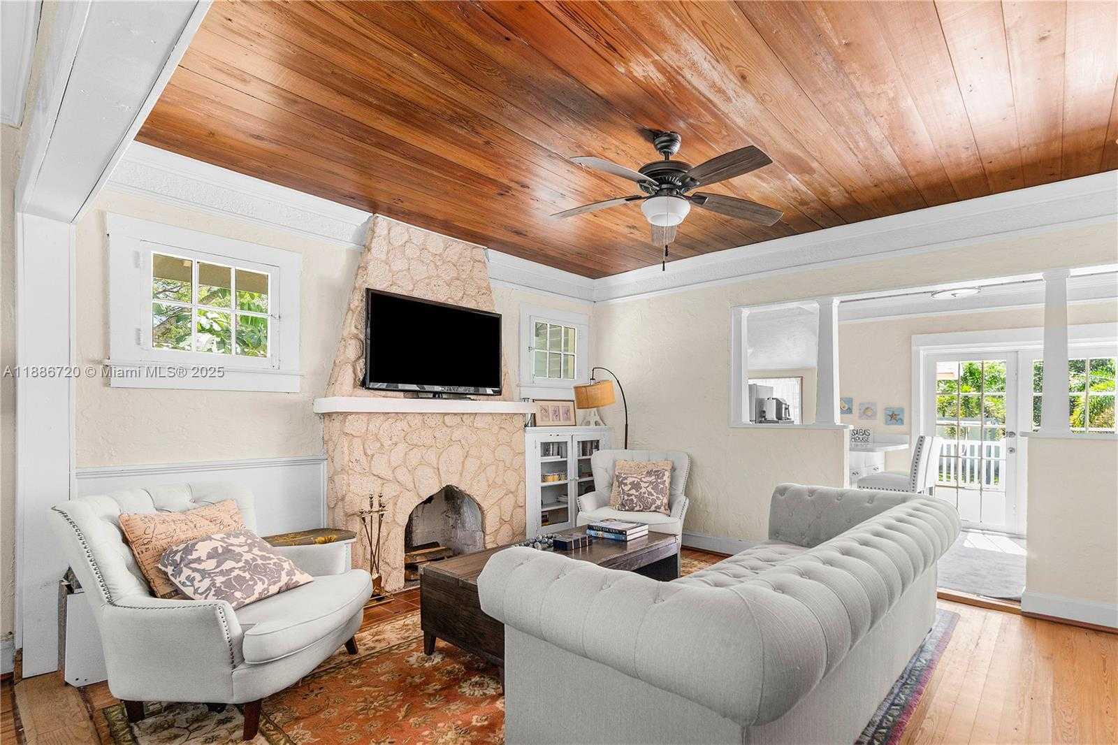 Small Image of West Palm Beach Number 6