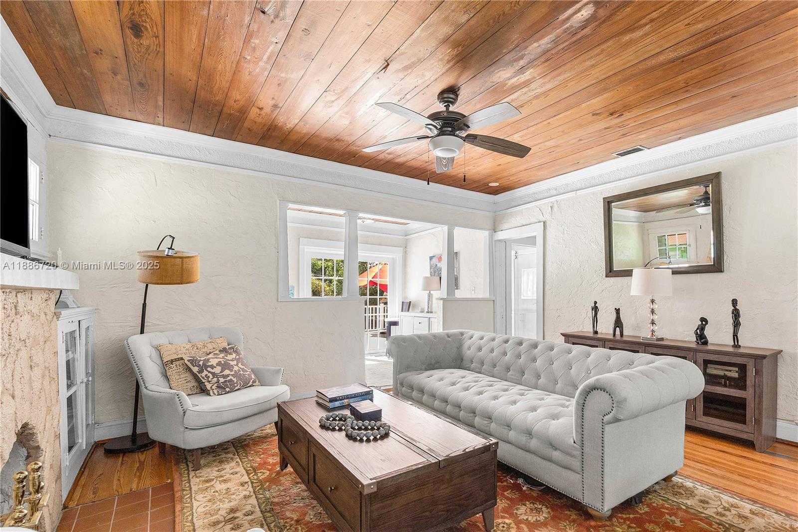 Small Image of West Palm Beach Number 7