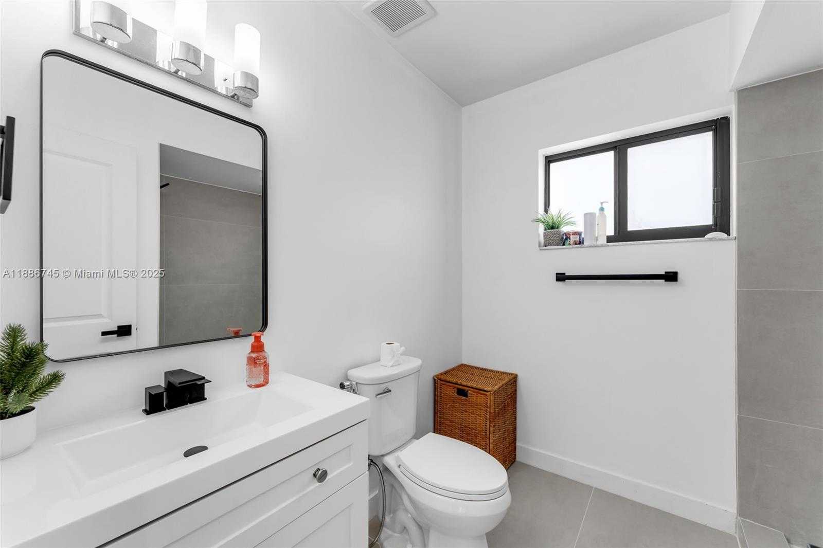 Small Image of 9032 SOUTH WEST 8TH TER, Miami Number 13