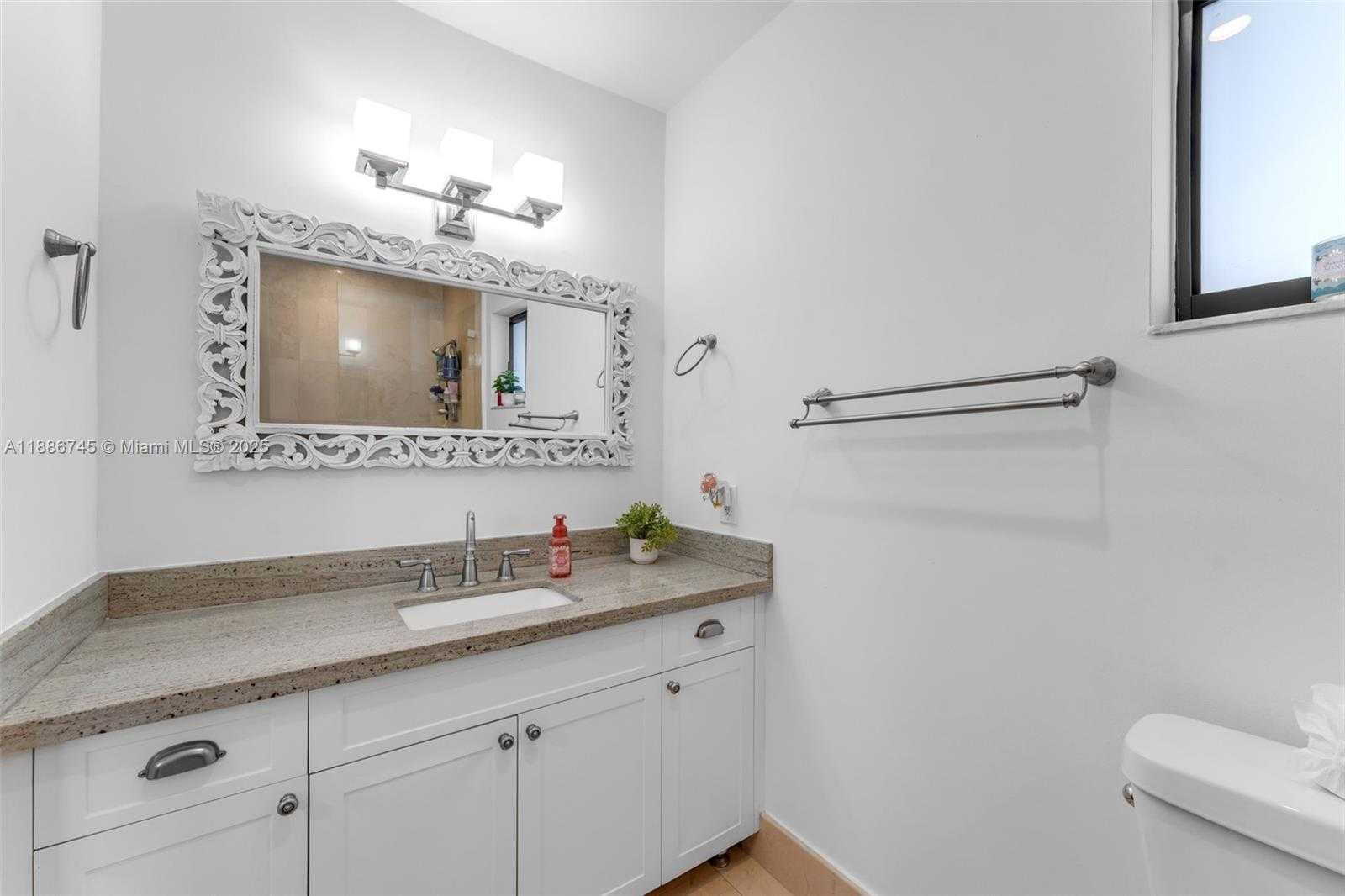 Small Image of 9032 SOUTH WEST 8TH TER, Miami Number 20