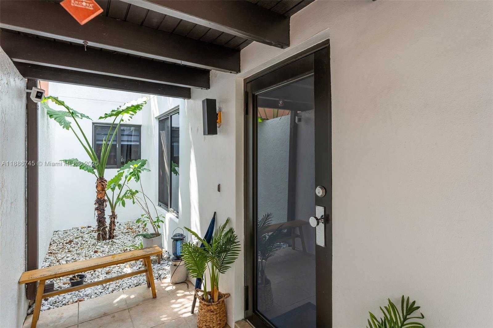 Small Image of 9032 SOUTH WEST 8TH TER, Miami Number 21