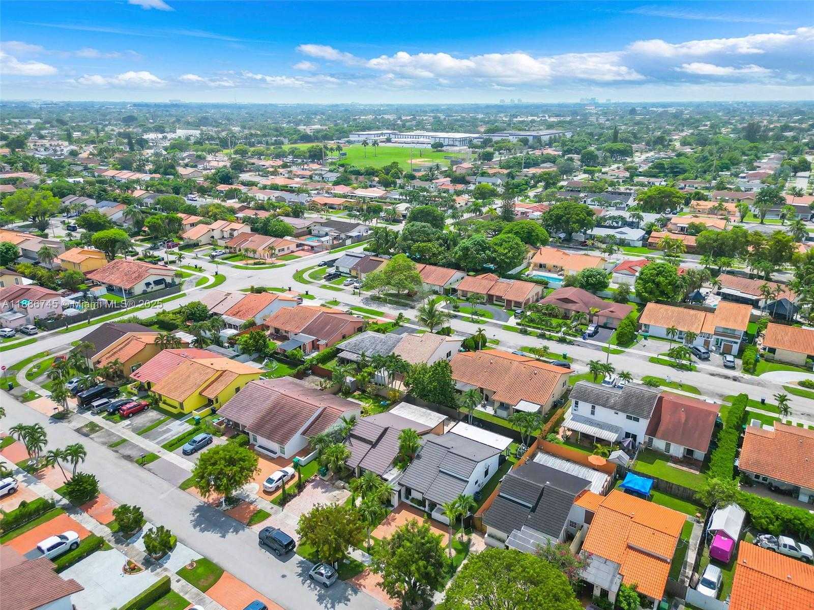 Small Image of 9032 SOUTH WEST 8TH TER, Miami Number 35