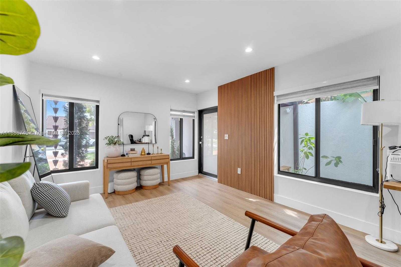 Small Image of 9032 SOUTH WEST 8TH TER, Miami Number 4