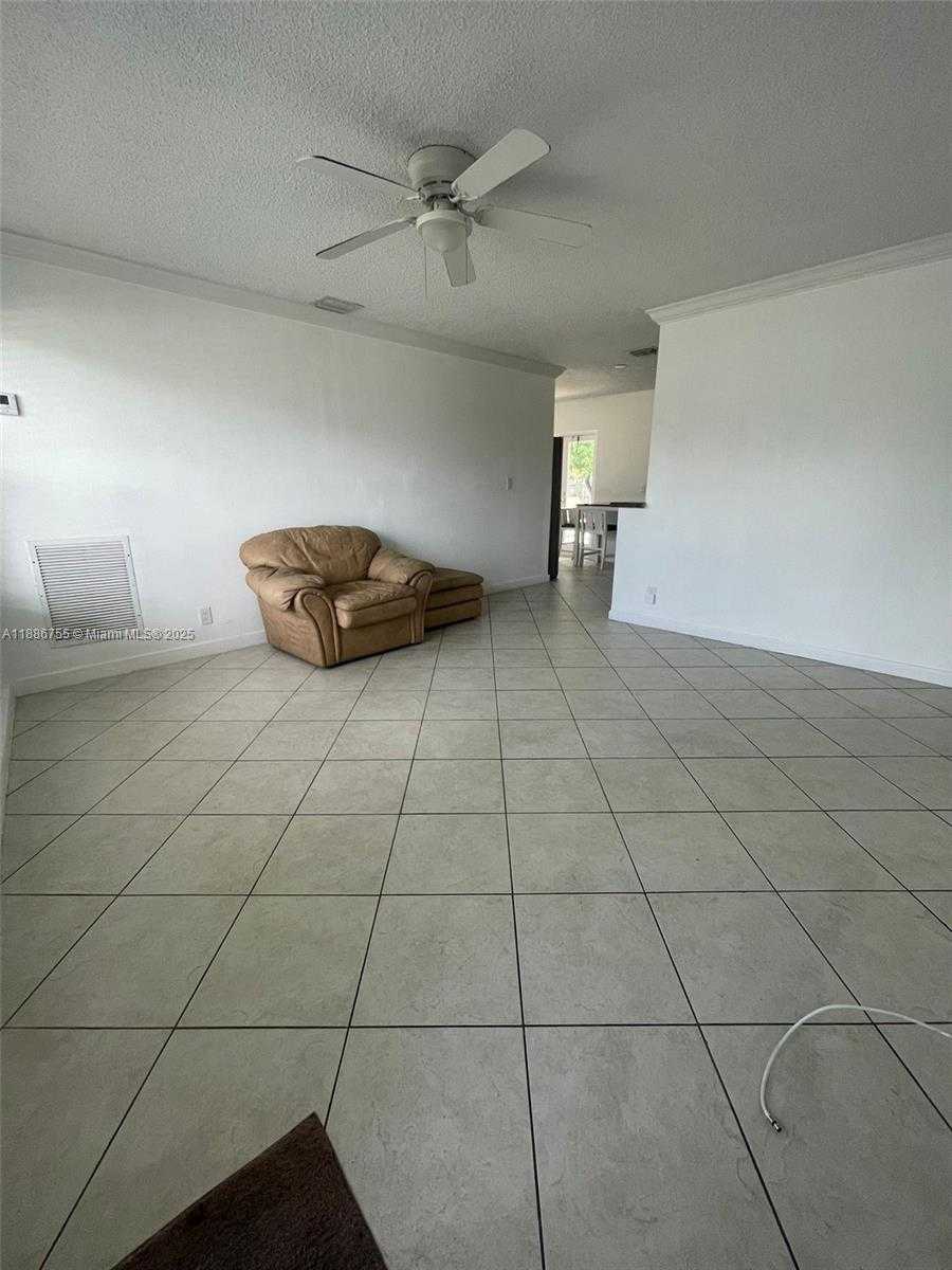 Small Image of 4040 NORTH EAST 4TH TER, Deerfield Beach Number 3