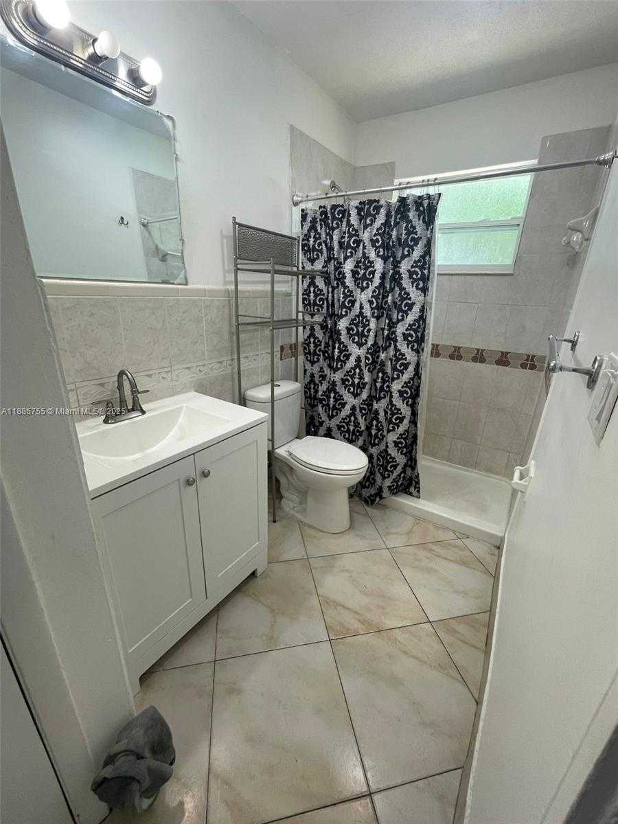 Small Image of 4040 NORTH EAST 4TH TER, Deerfield Beach Number 6