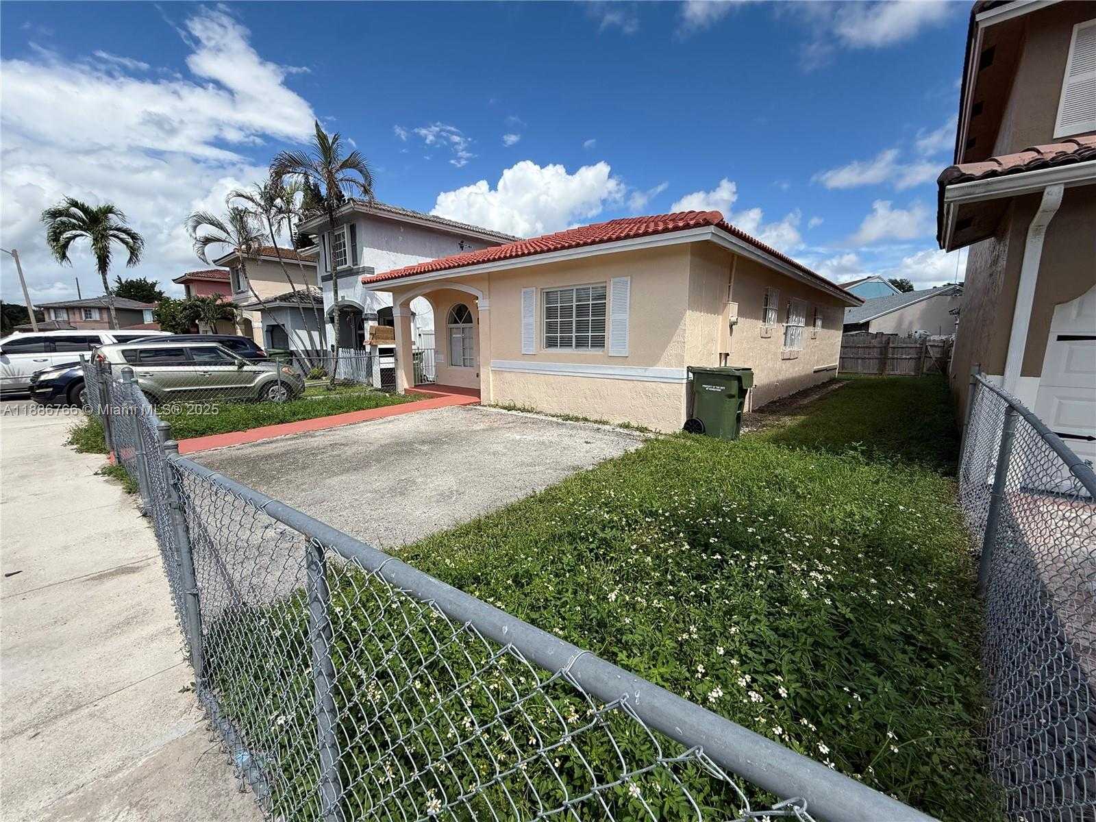 Small Image of 1089 SOUTH EAST 13TH TER, Homestead Number 2