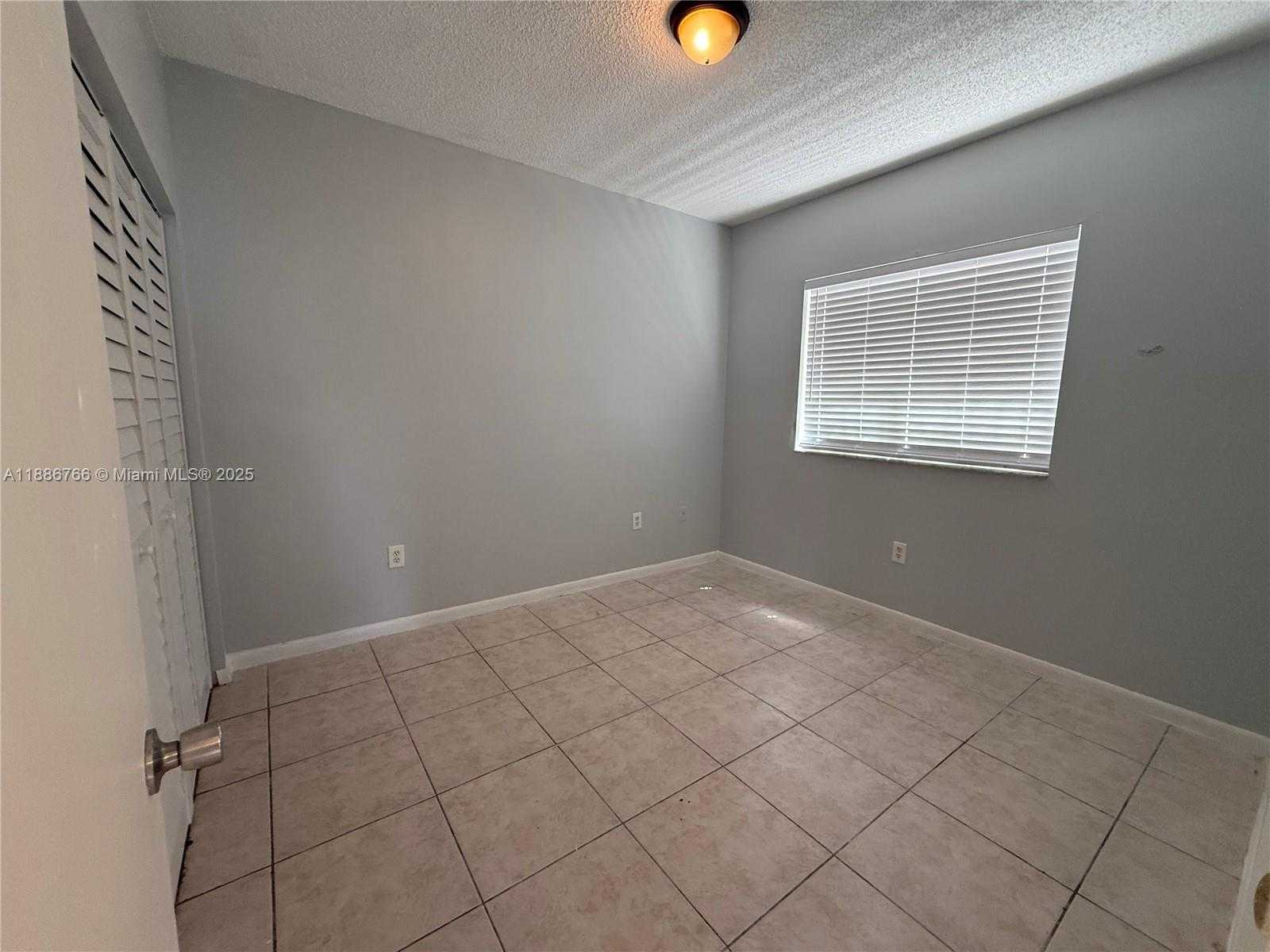 Small Image of 1089 SOUTH EAST 13TH TER, Homestead Number 5