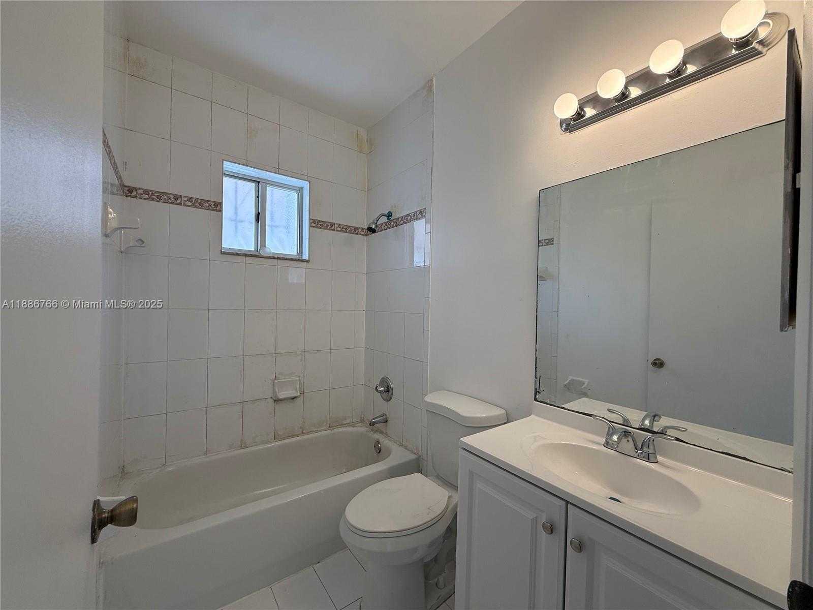 Small Image of 1089 SOUTH EAST 13TH TER, Homestead Number 6