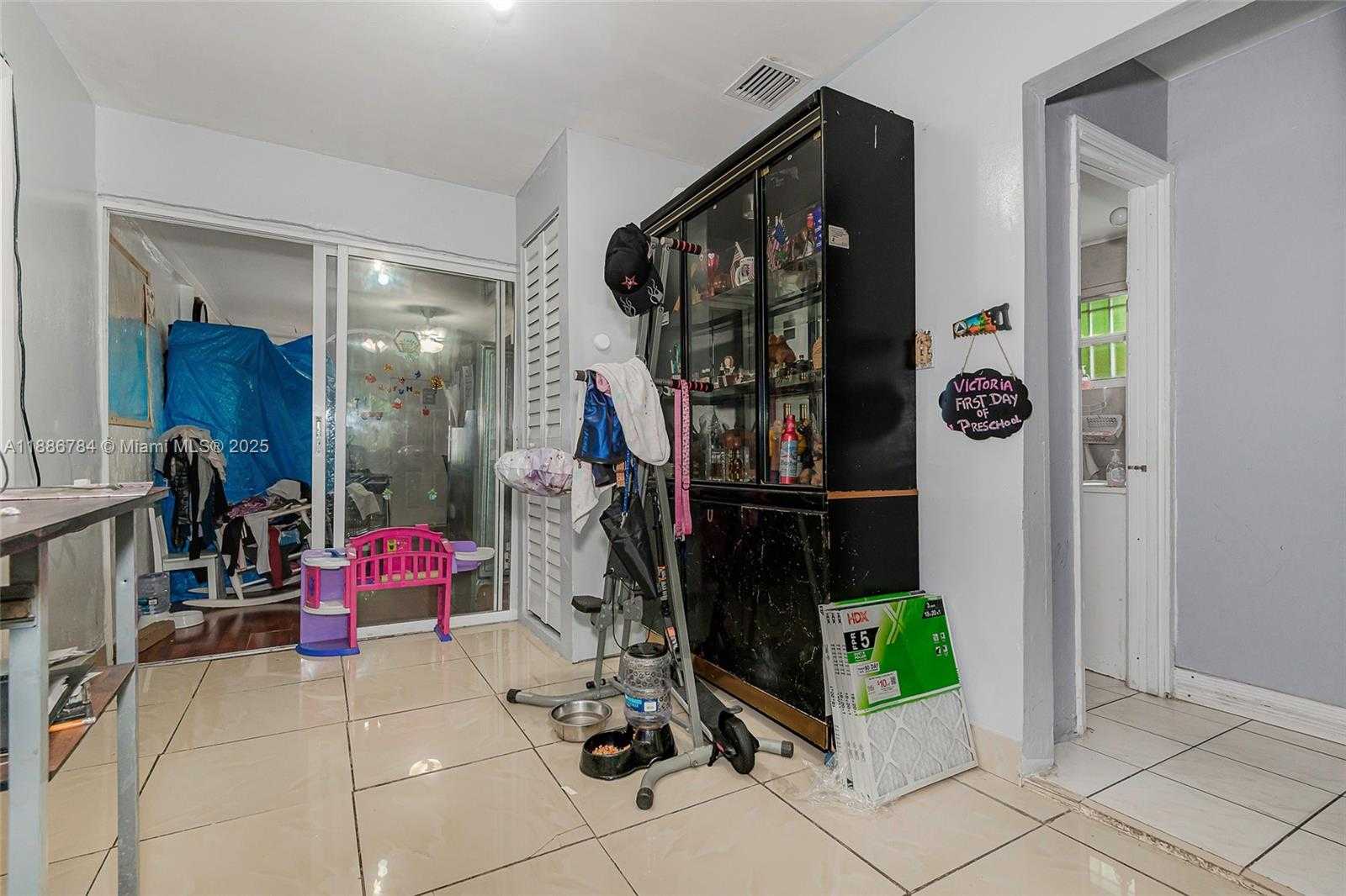 Imagen de Pequeño Objeto